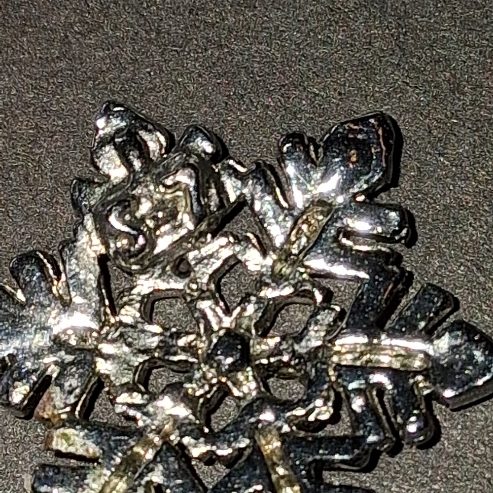 Silvertone Snowflake Charm - Picture 3 of 3